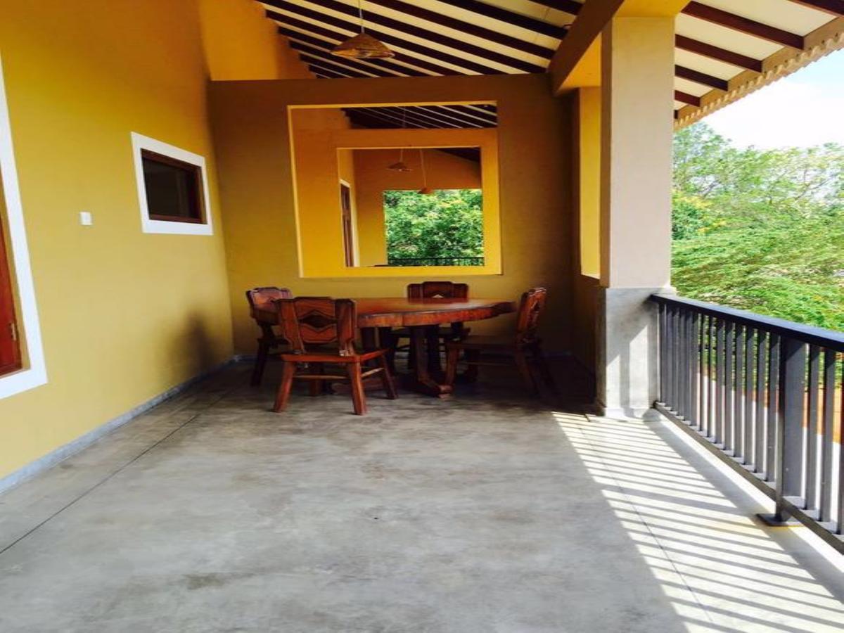 Отель Castle Rock Sigiriya Kibissa Экстерьер фото